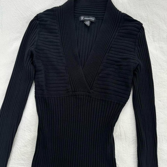 Fitted Ribbed Knit Sweater - Picture 5 of 7